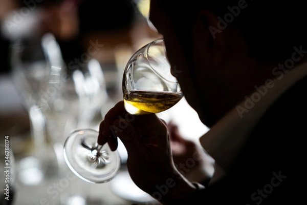 Obraz 白ワインのテイスティング