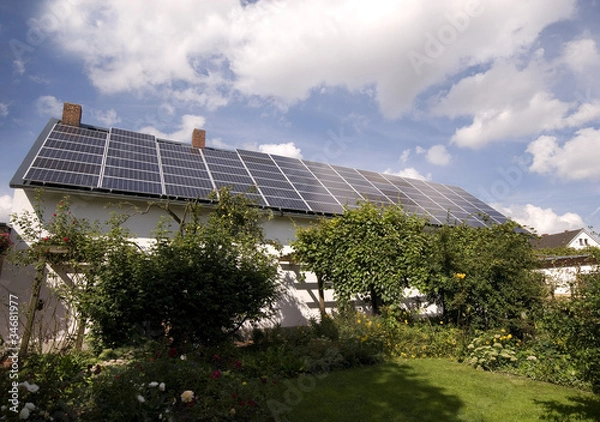 Obraz Haus mit Solarzellen