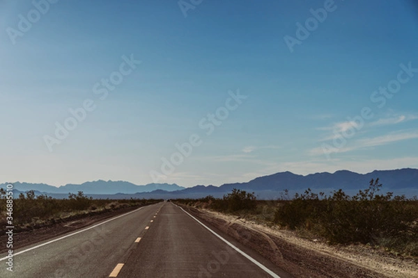 Obraz Lange Straße zum Horizont