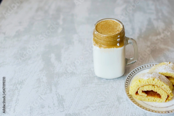 Fototapeta dalgona coffee