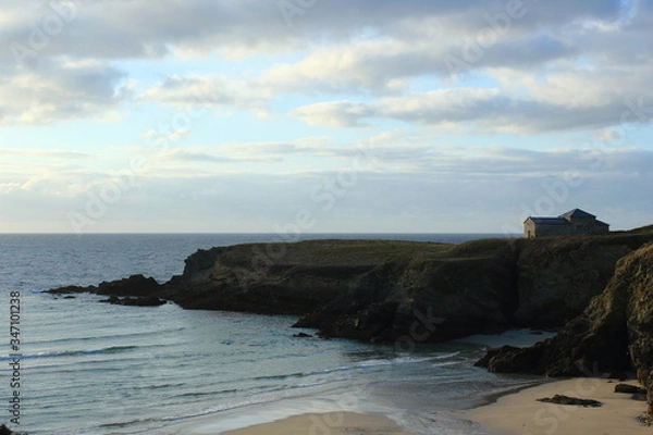Fototapeta Paisaje de costa con Ermita.
