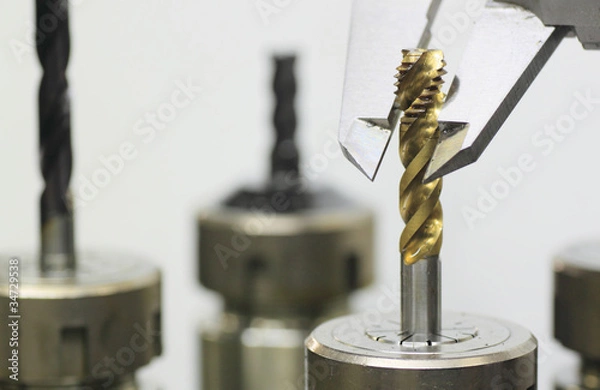 Obraz タップをノギスで測る