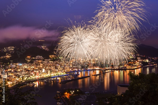 Fototapeta 花火と夜景の熱海湾