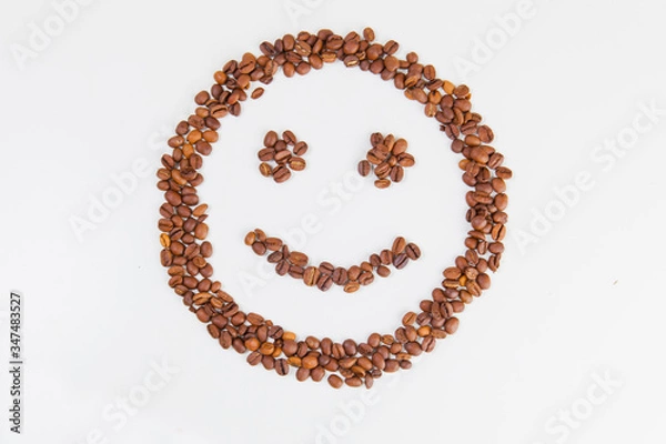 Obraz roasted coffee beans on a white background