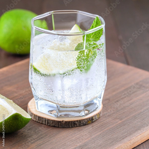 Obraz Mojito cocktail vaking. Mint, lime, glass and Shaker