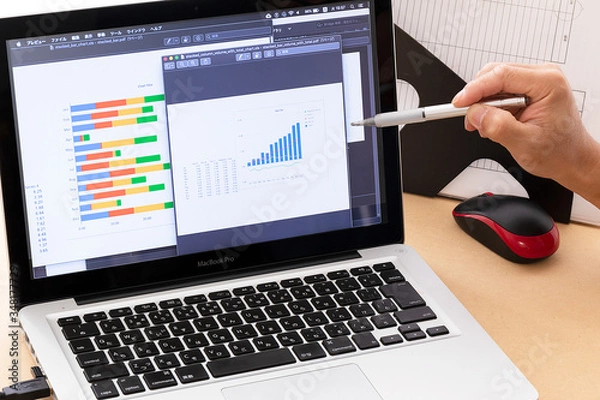 Obraz パソコンと男性の手