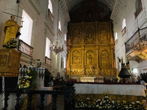 Fototapeta Interiors of Se Cathedral 