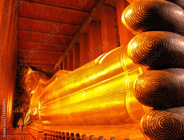 Obraz golden buddha statue