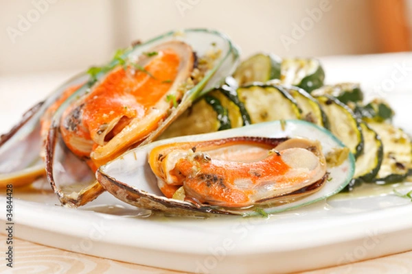 Fototapeta mussels with zucchini