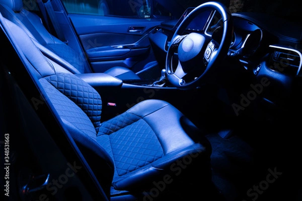 Fototapeta ランプのついた車内