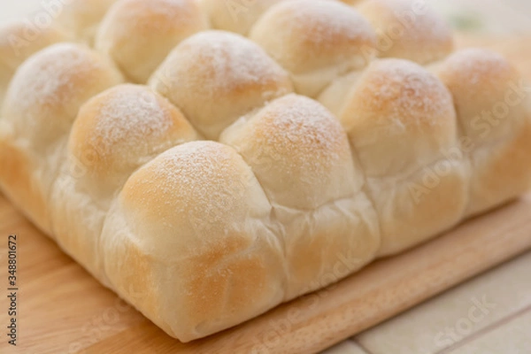 Fototapeta 自宅でパン作り　ちぎりパン　クローズアップ