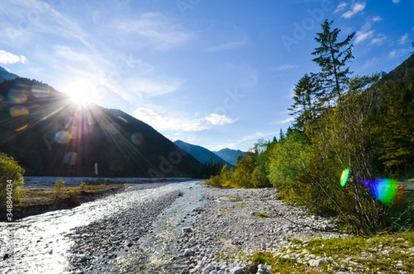 Fototapeta 黄葉のアーホルンボーデンとリス川（オーストリア　チロル州）