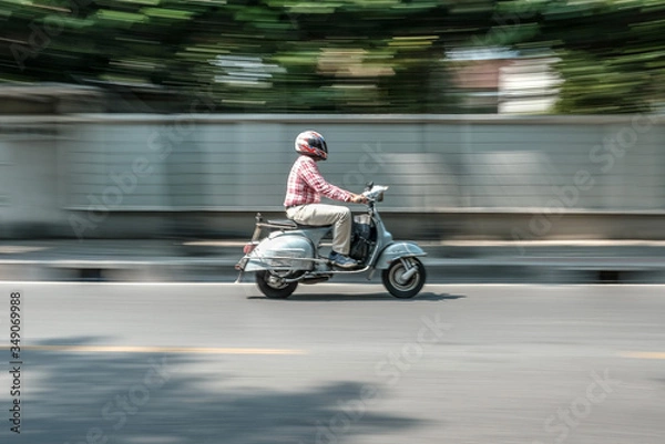 Obraz Speeding scooter