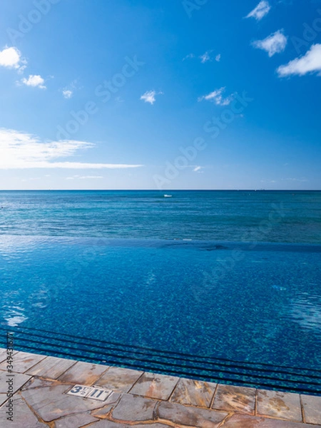 Fototapeta ハワイ ホノルル ワイキキビーチ プールサイド