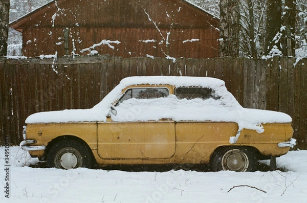 Obraz snow covered car