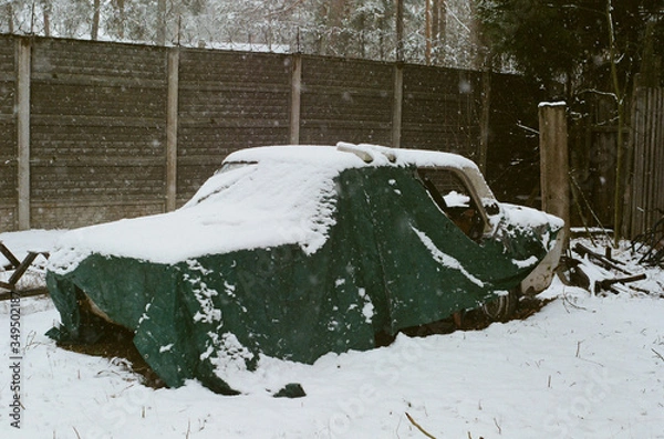 Obraz car in snow