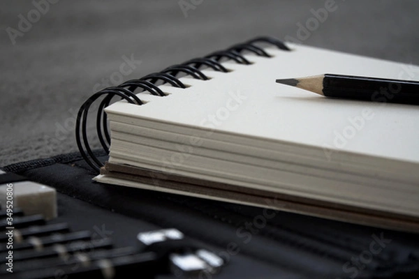 Obraz Bloc de notas y lápiz, donde empiezan las ideas