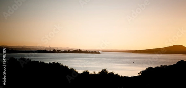 Obraz Auckland bay and cityscape from Waiheke Island, dusk. New Zealand