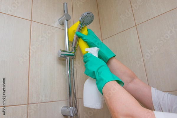 Obraz maid in the shower