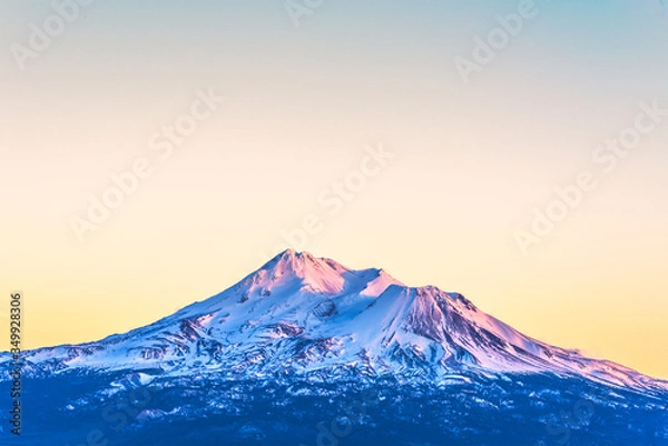 Obraz scenic view of mt Shesta when sunset in California,usa.