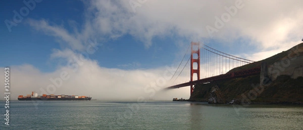 Obraz cargo ship approaching golden gate bridge