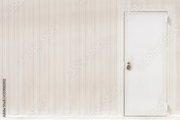 Fototapeta 古い建物の扉と壁