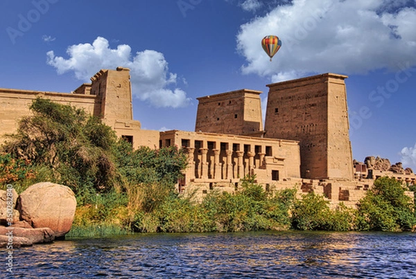 Fototapeta Le temple de Philæ sur les rives du Nil en Egypte