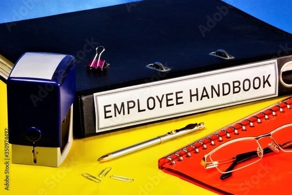 Obraz Management for employees-defines HR practices in accordance with the specifics of the business, as well as complies with labor laws, explains business goals and desired results.