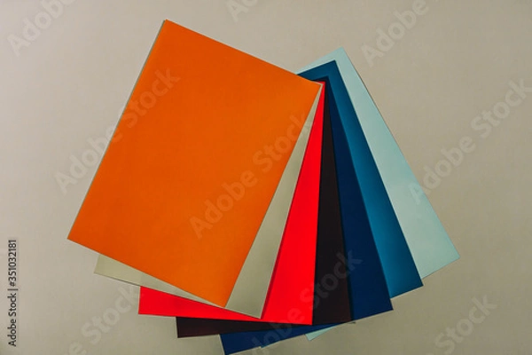 Fototapeta colorful background papers like colorful rainbow on table