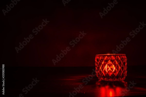 Obraz red candle illusion - cool background