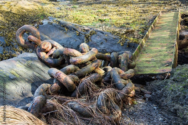 Obraz rusty anchor chain
