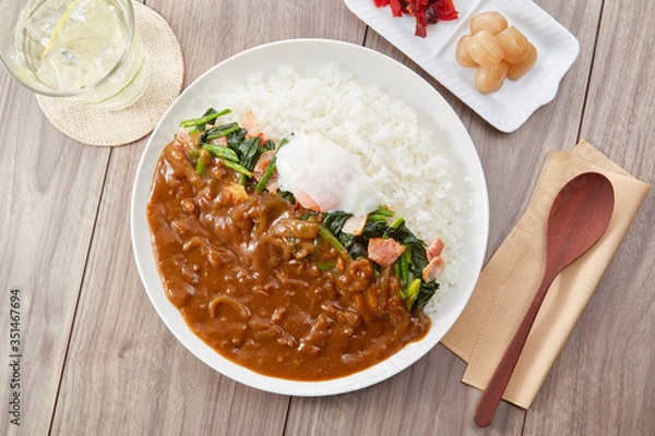 Fototapeta カレーライス　ほうれん草と玉子トッピング