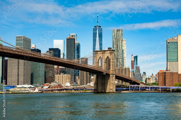 Fototapeta Famous Skyline of downtown New York  and Brooklin Bridge