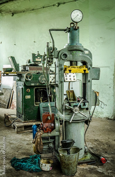 Fototapeta old molding machine in ironworks factory