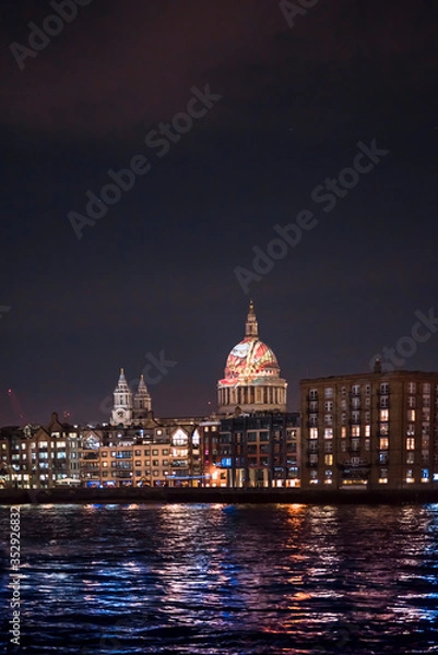 Obraz View of the London Skyline at dusk