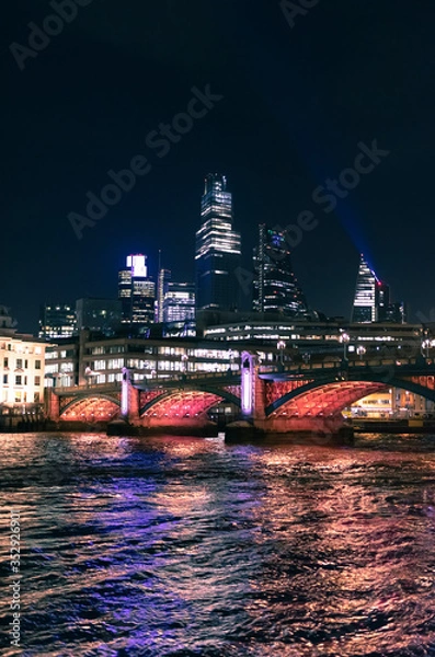 Fototapeta View of the London Skyline at dusk