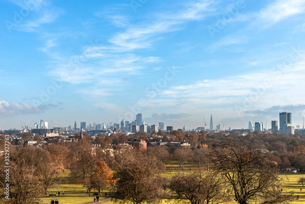 Fototapeta autumn landscape in the city