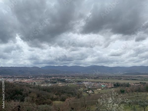 Obraz clouds over the city