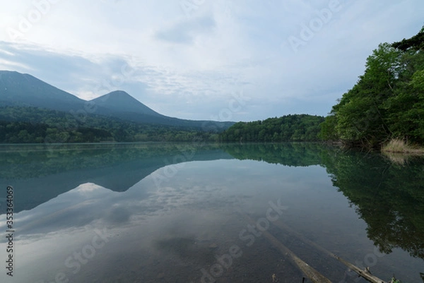 Obraz 北海道オンネトー静寂の湖で迎える日の出の時間