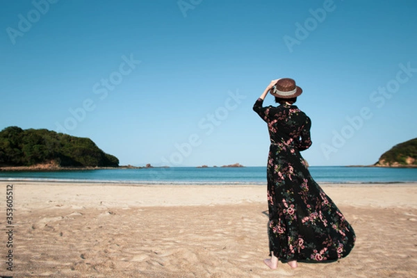 Fototapeta 女性　海