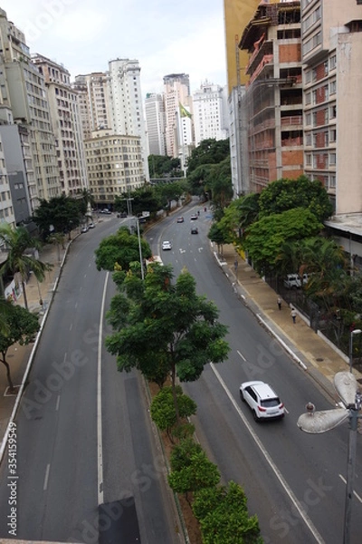 Fototapeta Sao Paulo/Brazil: cityscape, streetview, avenue in downtown