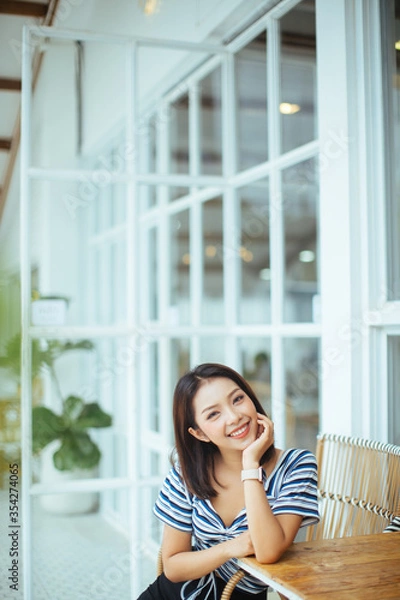 Fototapeta Woman smiling with perfect smile and white teeth