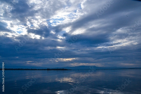 Obraz clouds over the lake