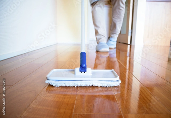 Fototapeta フロアリングのワックスがけ	