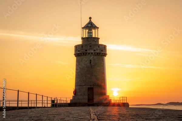Fototapeta lighthouse at Sunrise in Guernsey 