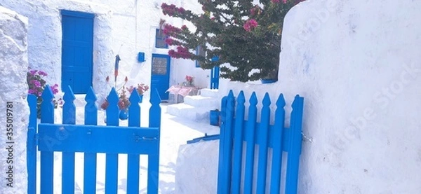 Fototapeta grecka flaga w santorini w grecji