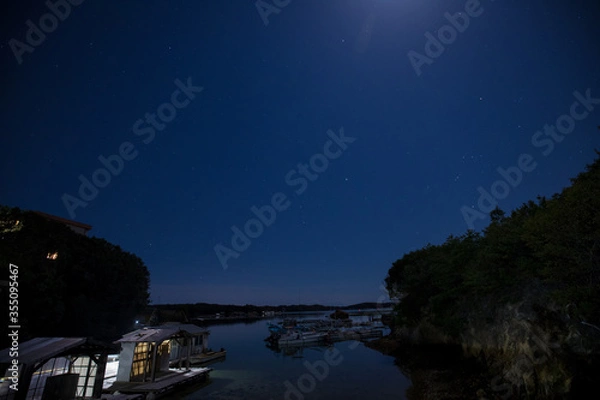 Fototapeta 海岸の釣り場の夜景