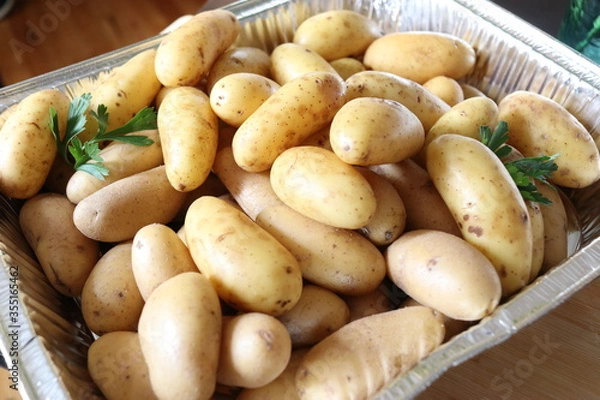 Obraz potatoes in a basket