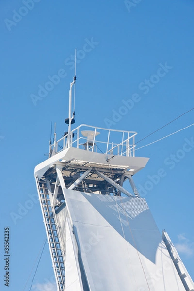 Obraz Białe Wrony Gniazdo Przeciw Błękitne Niebo