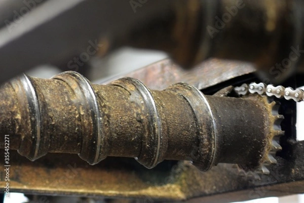 Obraz Żelazny wałek w maszynie.